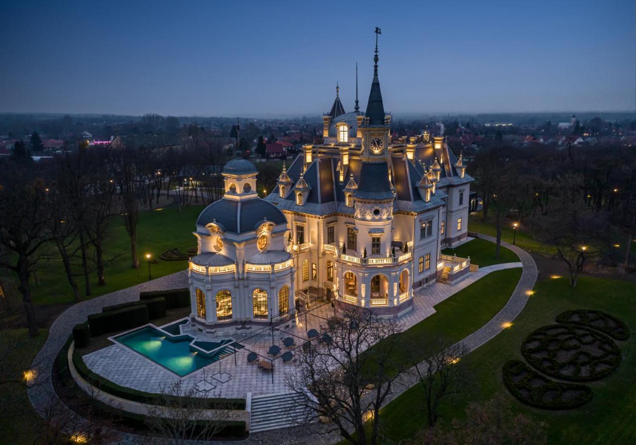 Botaniq Castle Of Tura - Small Luxury Hotels Of The World Eksteriør billede